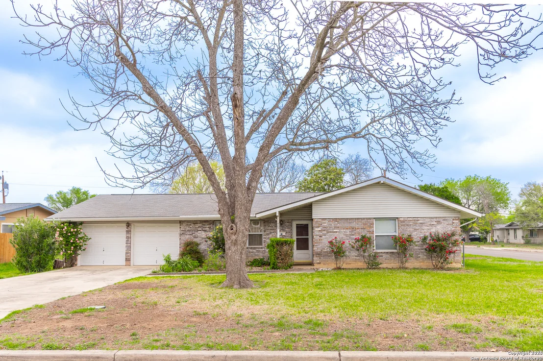 Photo of 409 Pecan Dr.