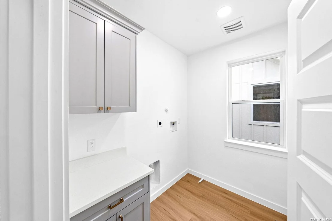 Photo of 110 San Antonio Blvd