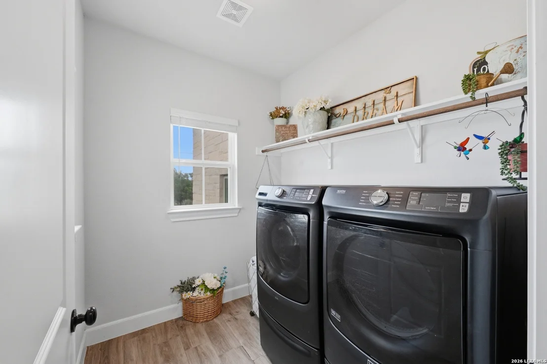 Photo of 212 HIGH POINT CIR