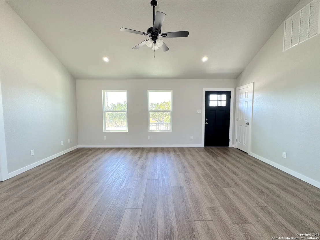 Photo of 1135 Southline