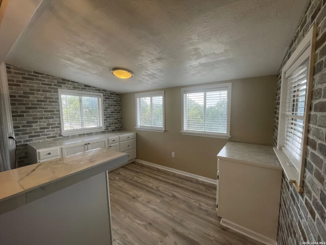 Photo of 1089 High Point