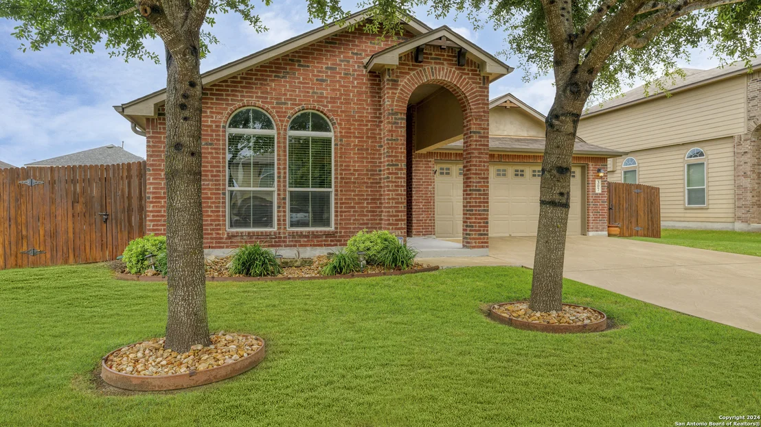 Photo of 307 ESCARPMENT OAK