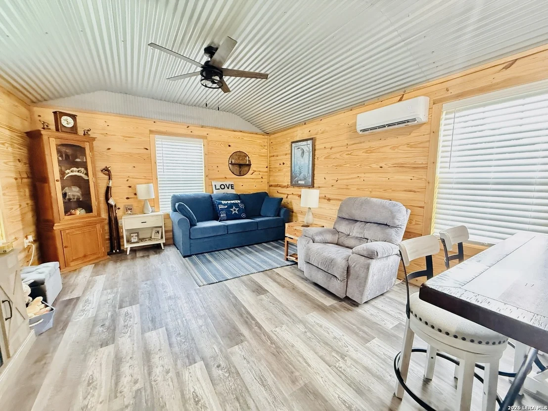 Photo of 136 COUNTY ROAD 121