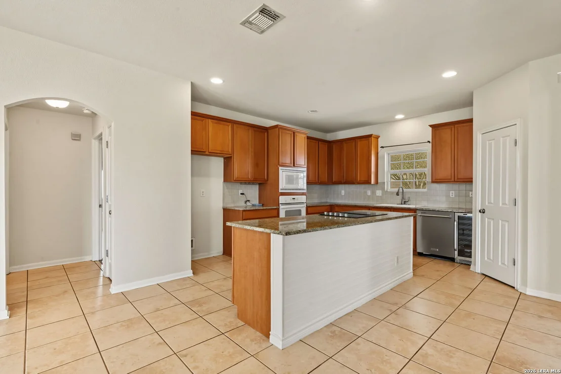 Photo of 418 Clover Ln