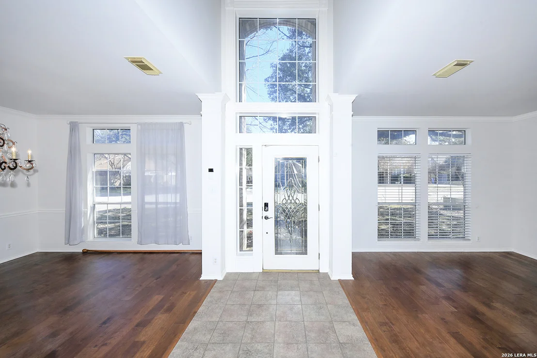 Photo of 1712 Oak Path