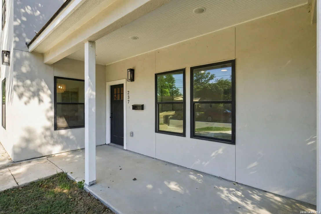 Photo of 237 Carle Ave