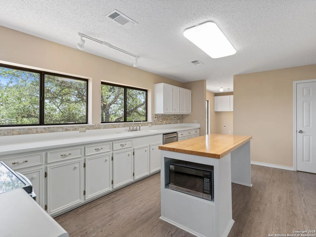 Photo of 200 Cedar Park