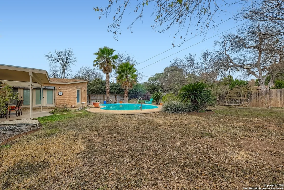 Photo of 615 CAVE LN