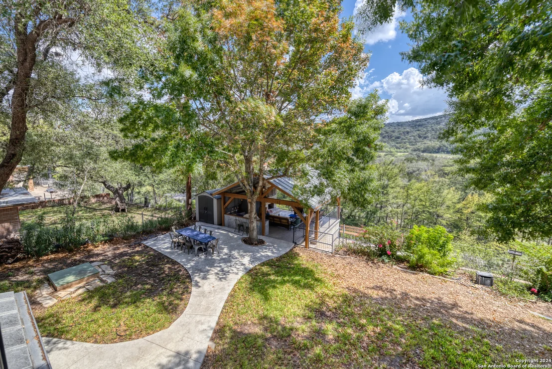 Photo of 1242 RIVER RD