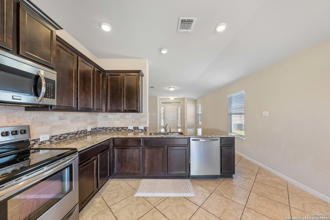Photo of 2325 Lighthouse