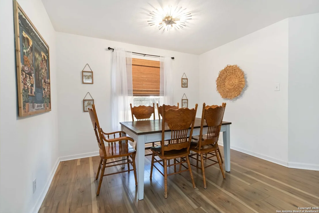 Photo of 9435 Fairpoint