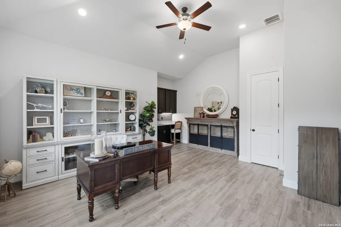Photo of 212 HIGH POINT CIR