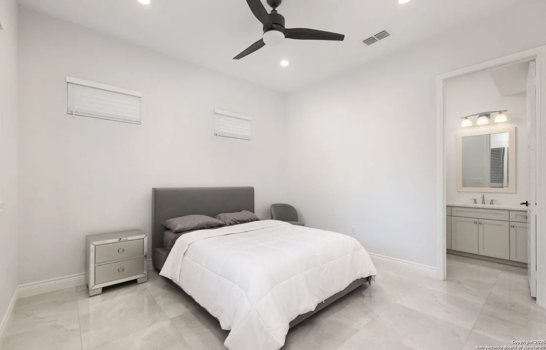 Photo of 28 BURNHAM GLN