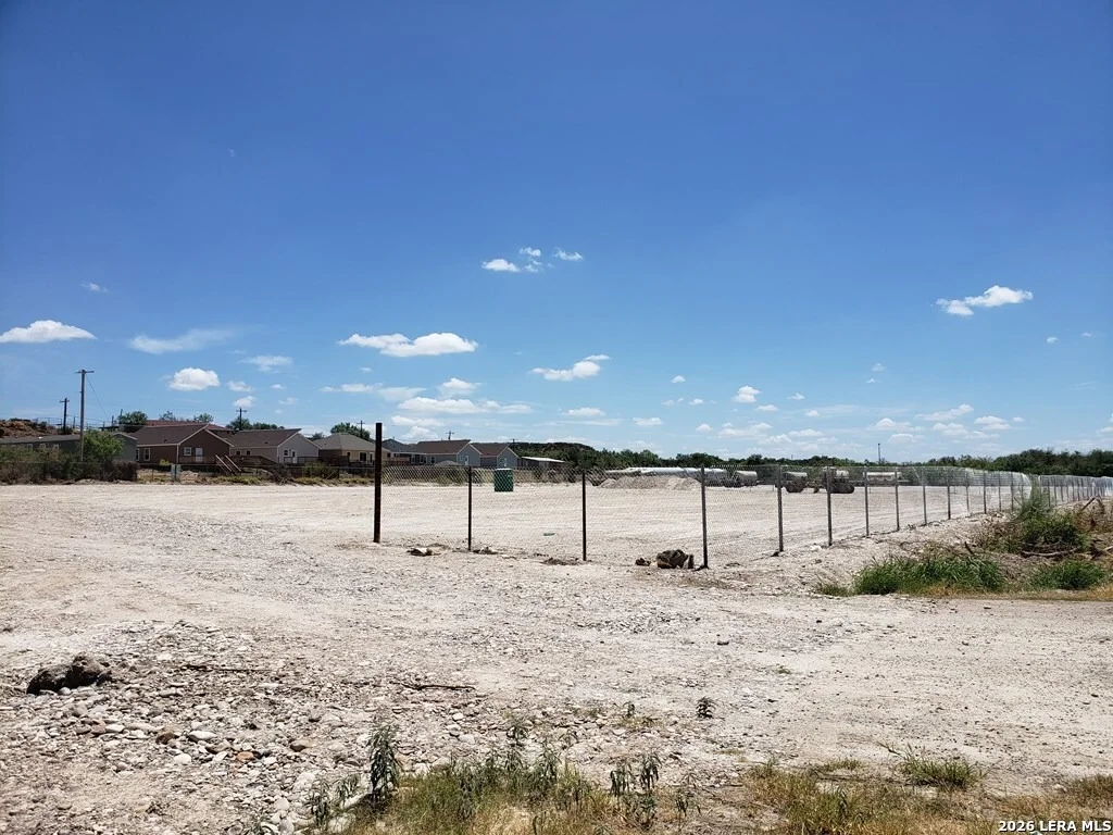 Photo of Unit 2 at 1157 STATE LOOP 480