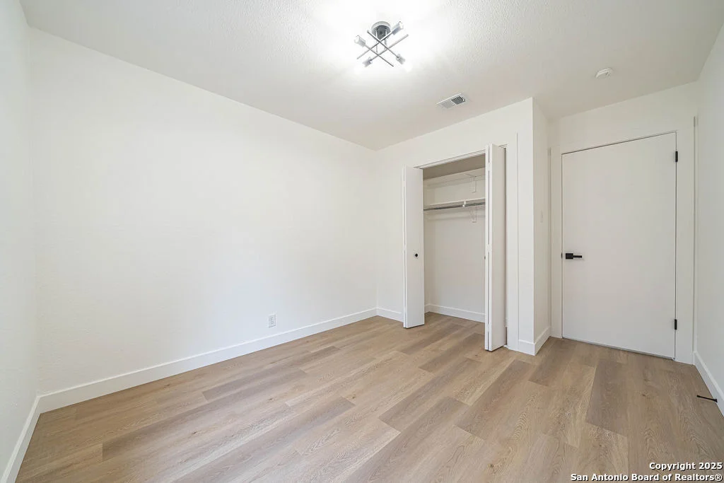 Photo of 6306 Lakewood