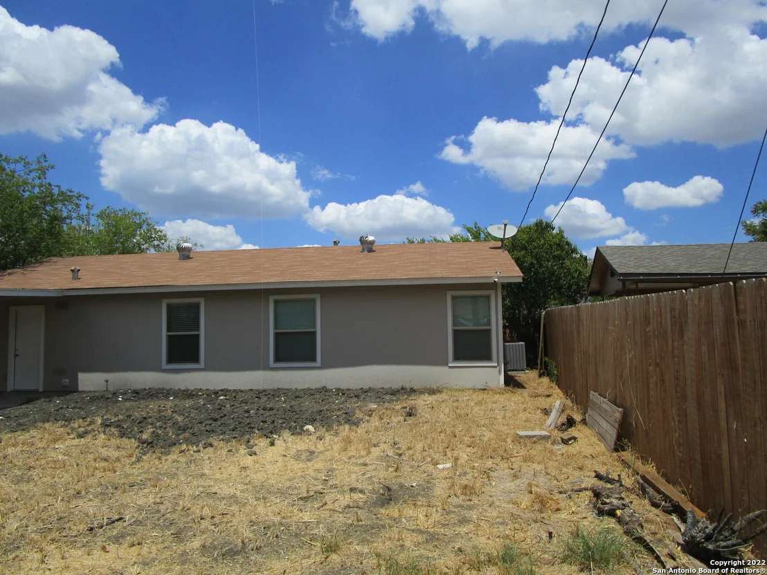 Photo of 910 REXFORD DR