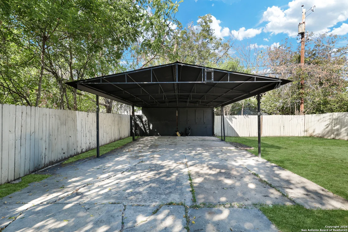 Photo of 1321 LEE HALL