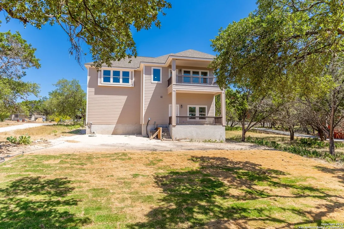 Photo of 677 CIRCLEVIEW DR