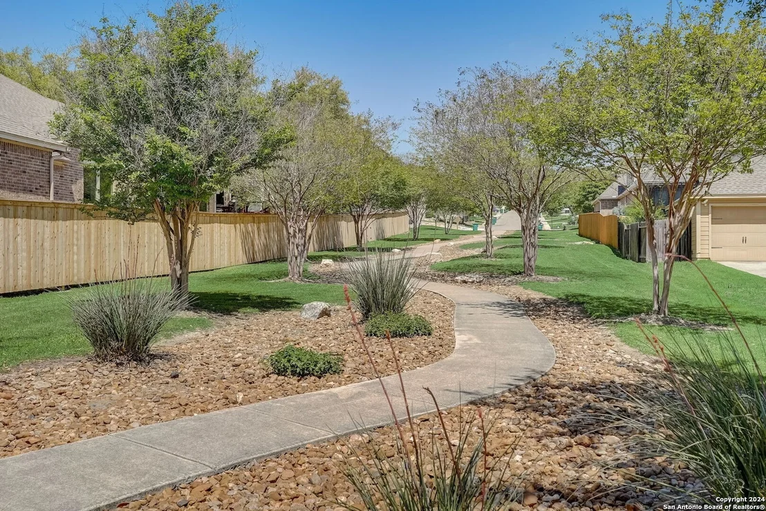 Photo of 9036 Raven Pointe