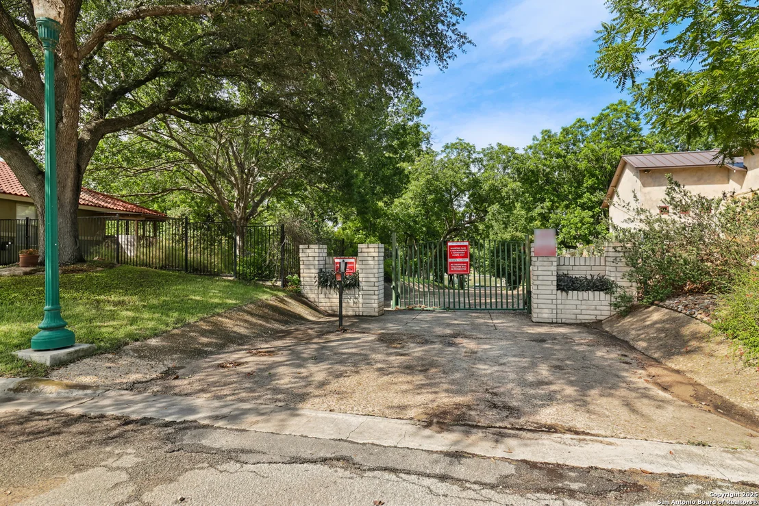 Photo of 1117 Rivertree Dr.