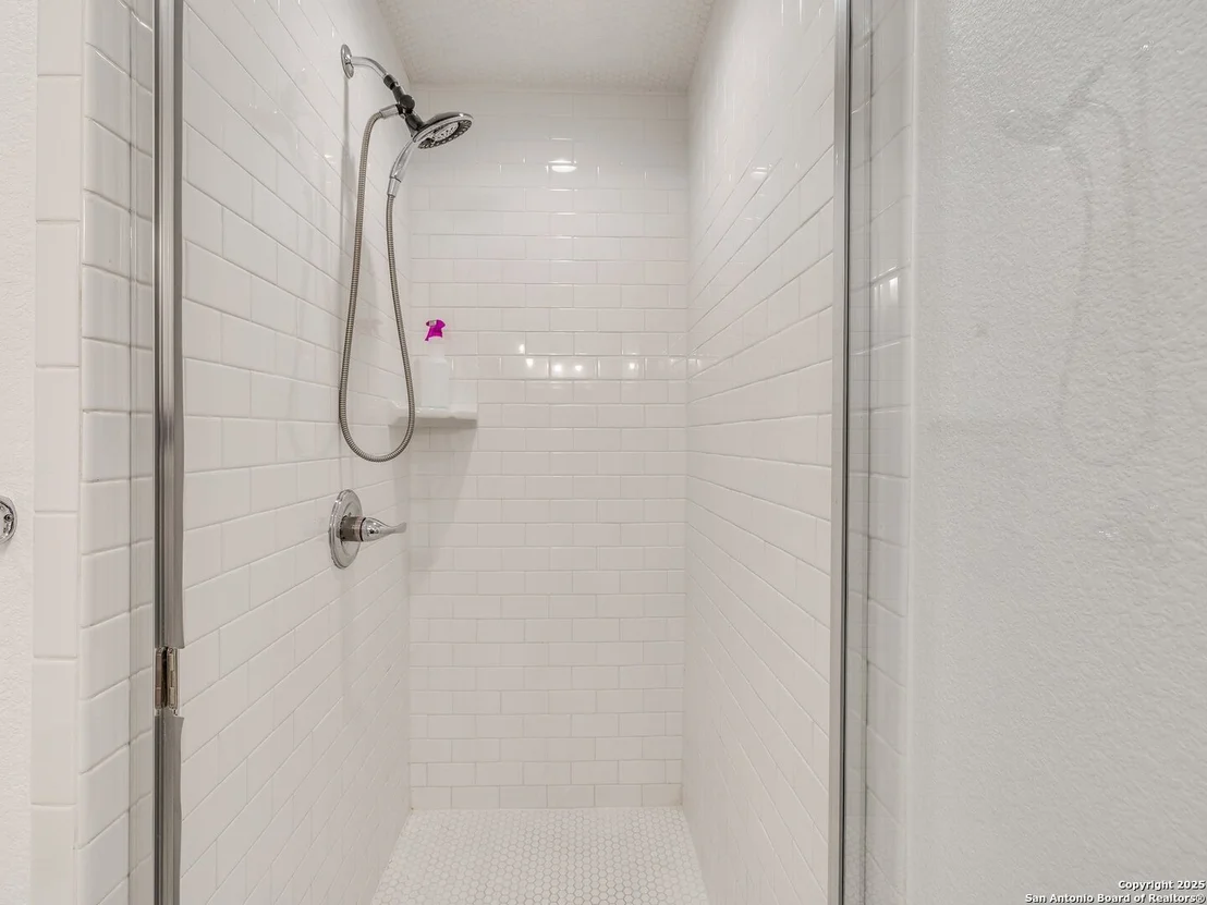 Photo of 337 W Hackberry St