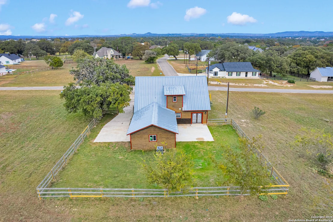 Photo of 105 BROWN SADDLE CIR