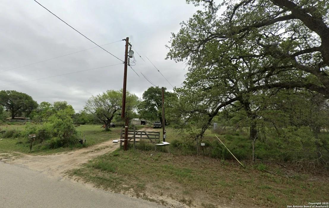 Photo of 901 Forest Oaks Dr.