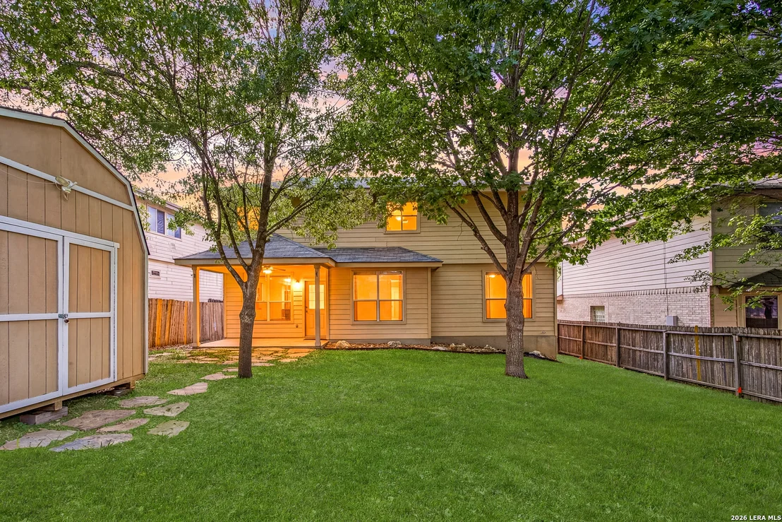 Photo of 17230 Darien Wing