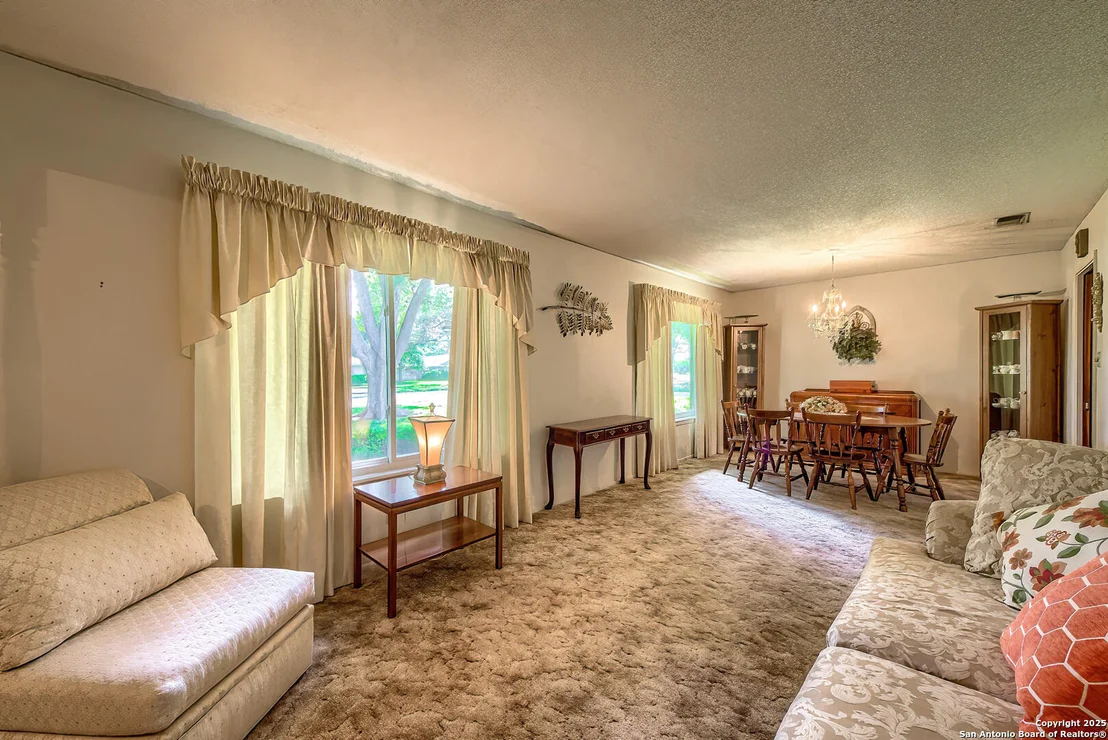 Photo of 1206 Acorn