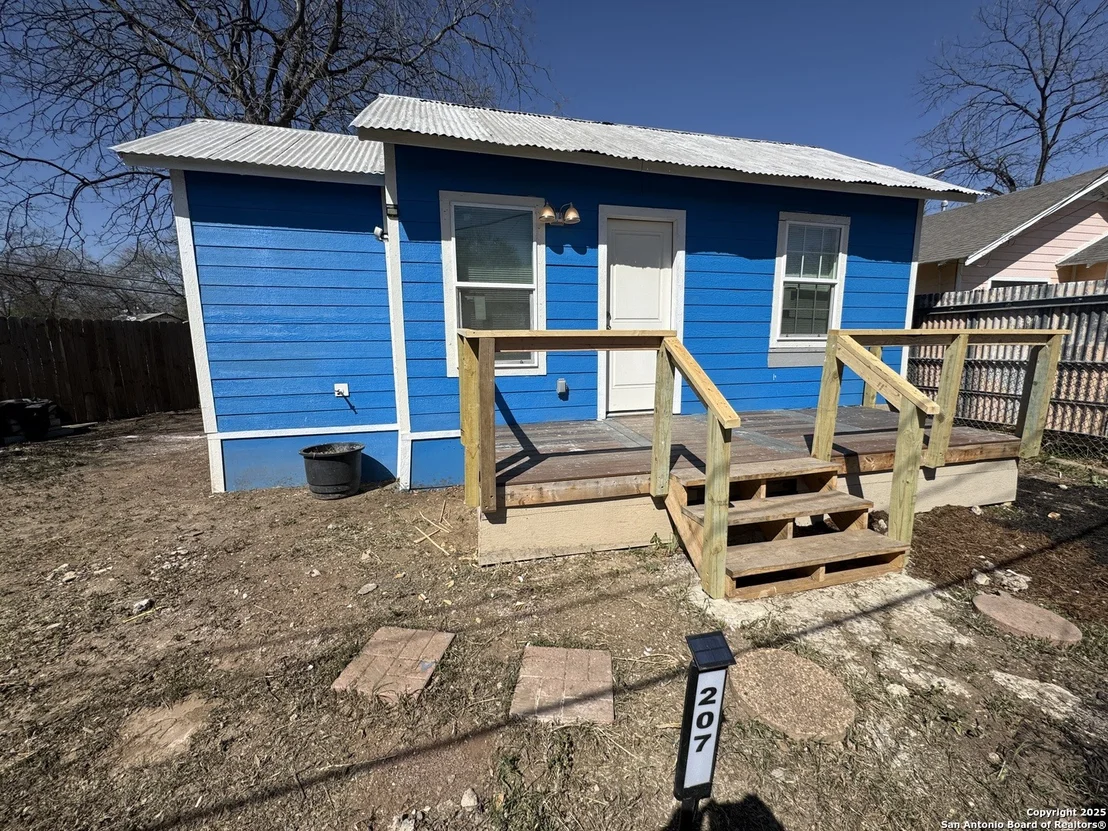 Photo of 207 Goodwin