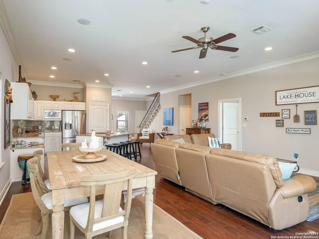 Photo of 705 RIDGEROAD DR