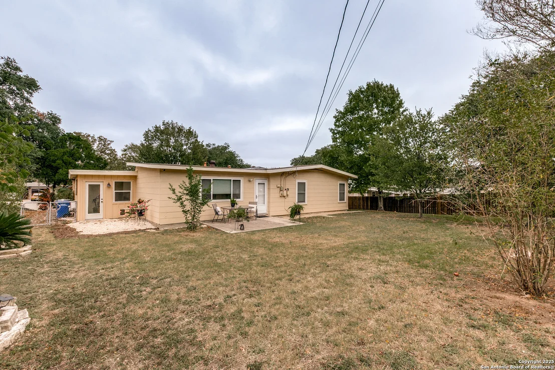 Photo of 230 One Oak Dr.