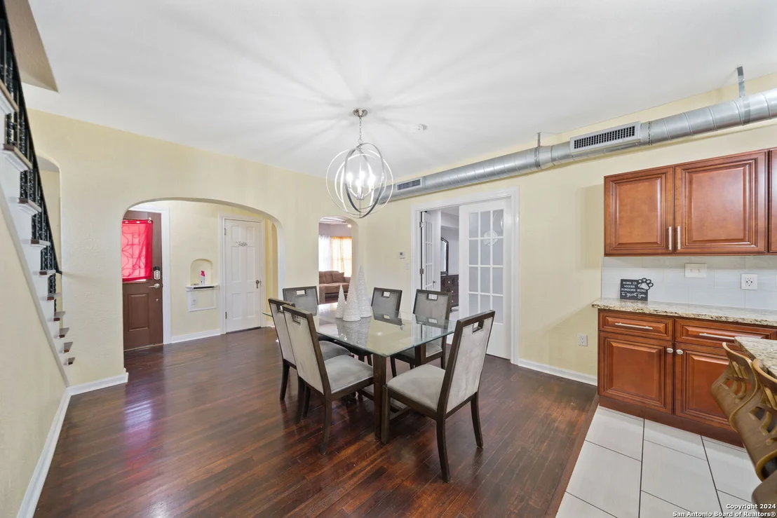 Photo of 348 THOMAS JEFFERSON DR