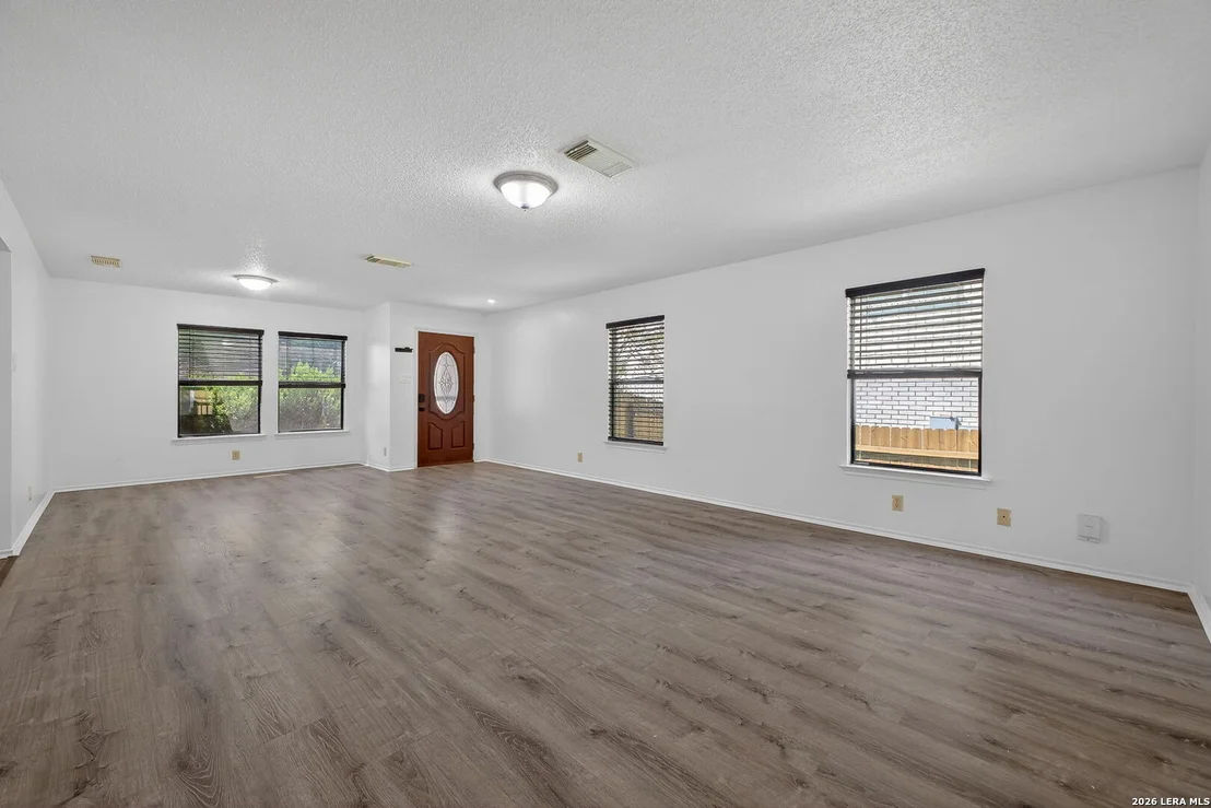 Photo of 10230 Dancing Brk