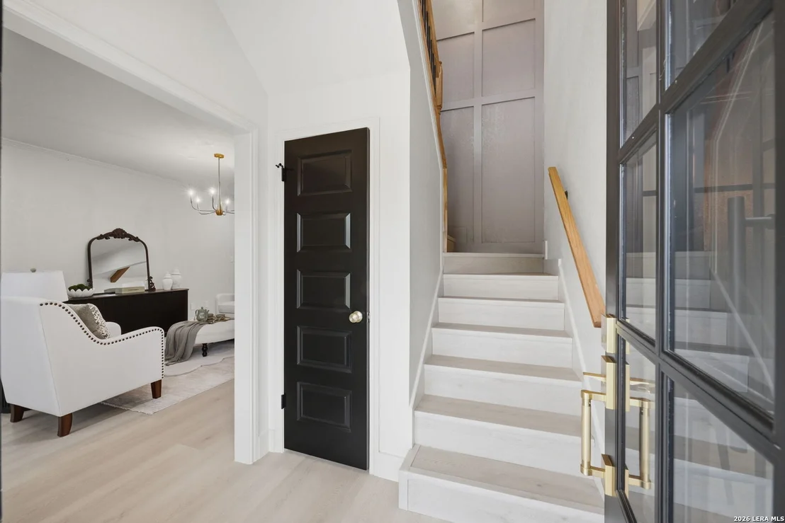 Photo of 150 LAKE VIEW DR