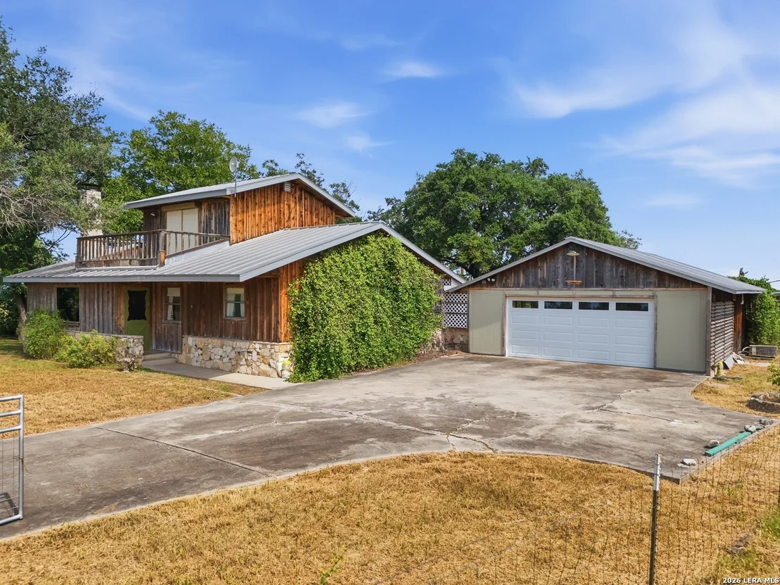 Photo of 383 County Road 404