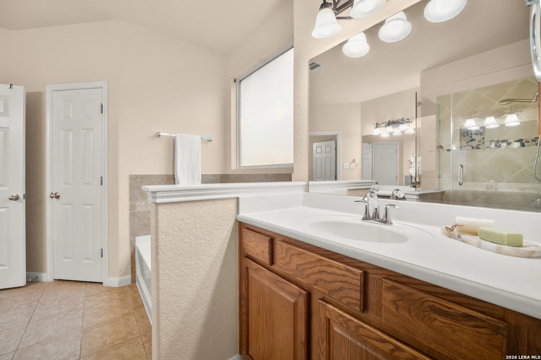 Photo of 1008 Magellan
