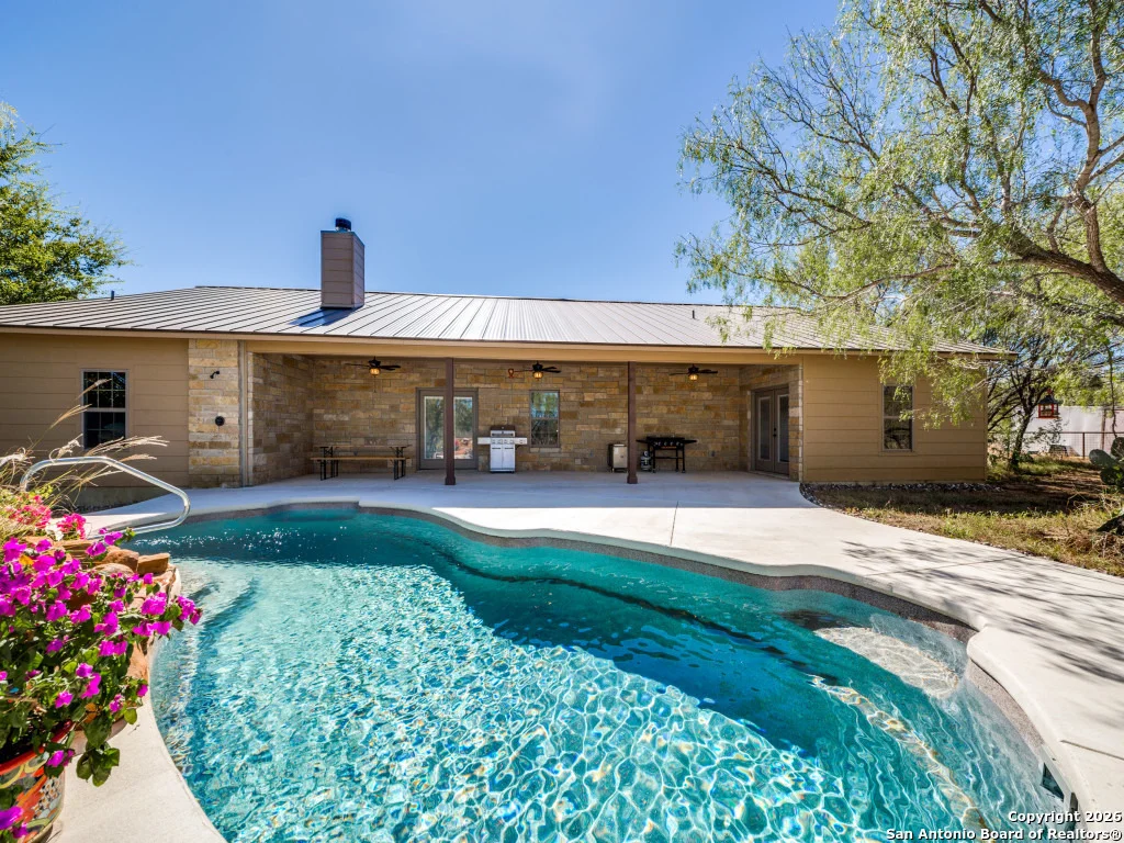 Photo of 6472 Bluntzer Rd
