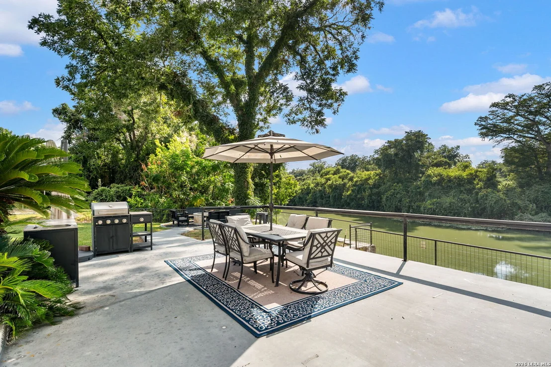 Photo of 34 river oak