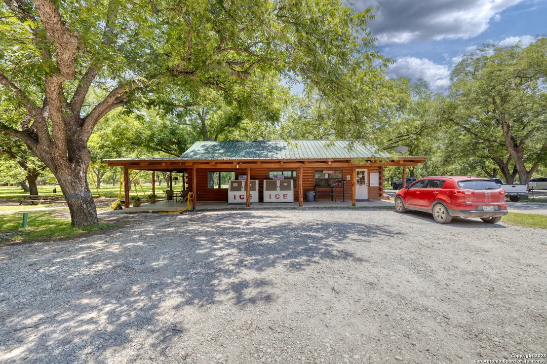 Photo of 90 Johnny Seibert Ln