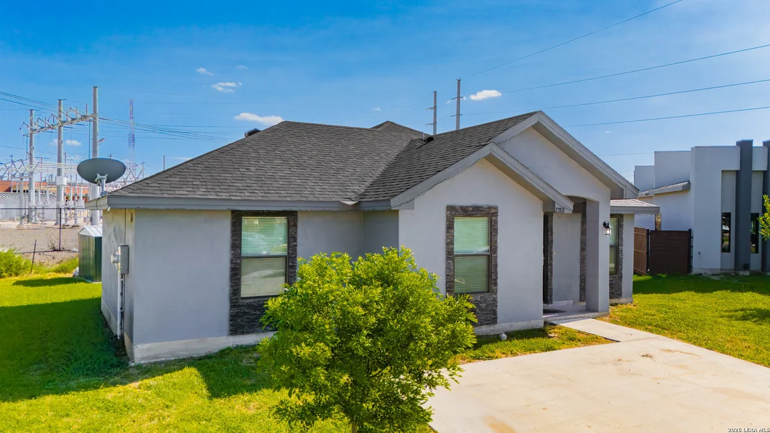 Photo of 2388 Oak Breeze Circle