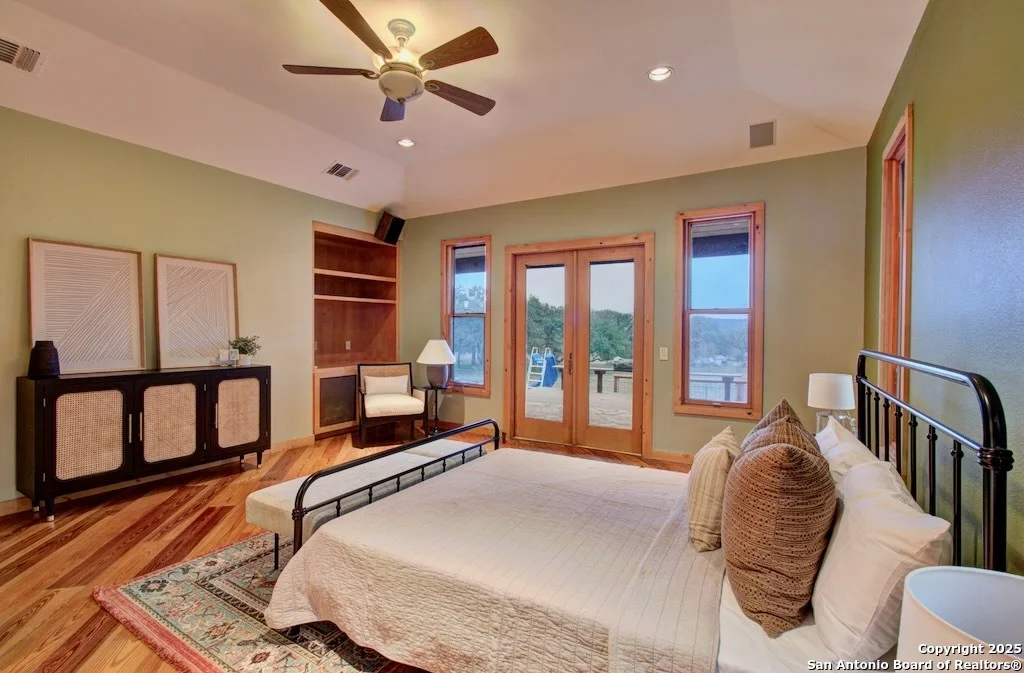 Photo of 555 CROOKED OAK DR