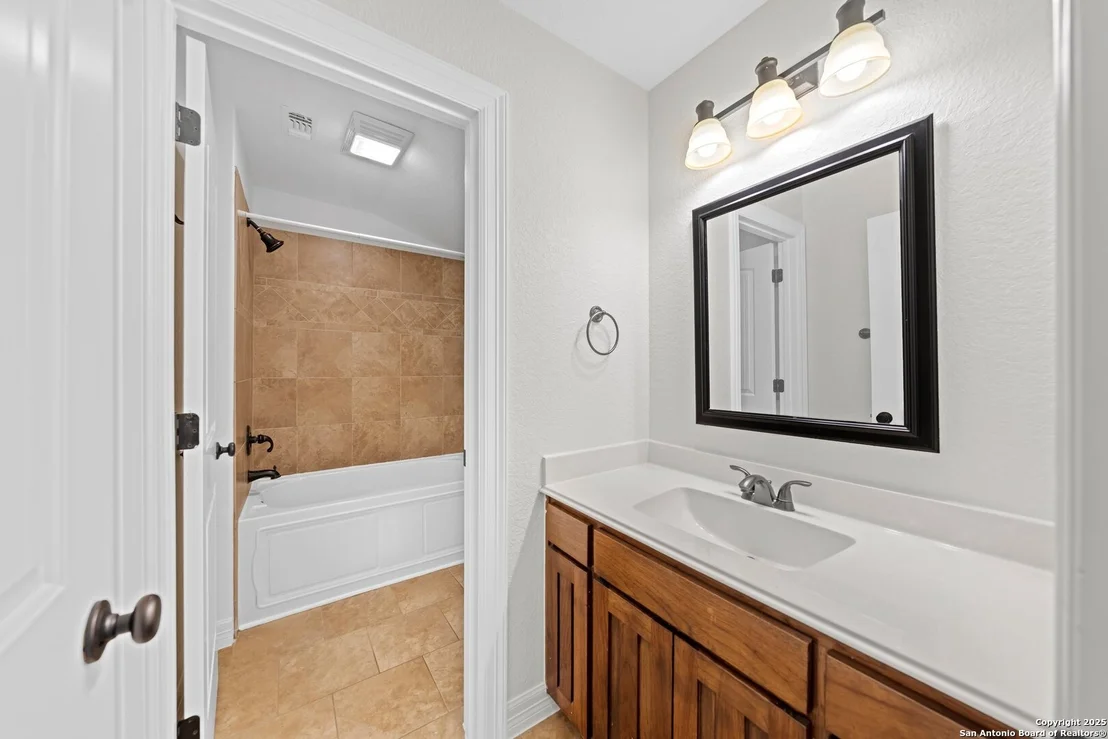 Photo of 154 Lake View Dr