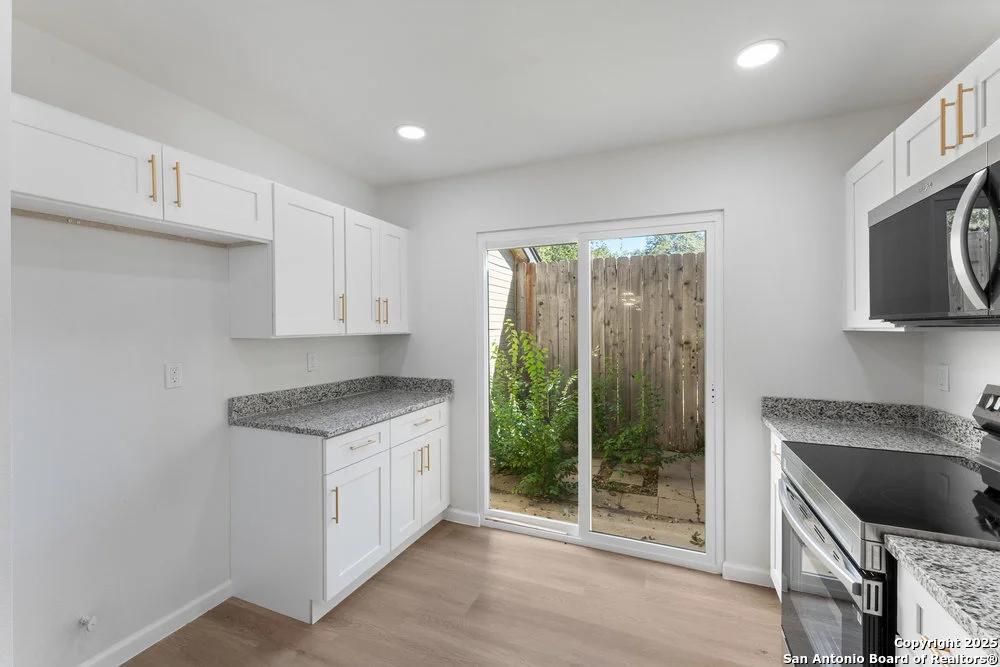 Photo of 9511 Deerbrook