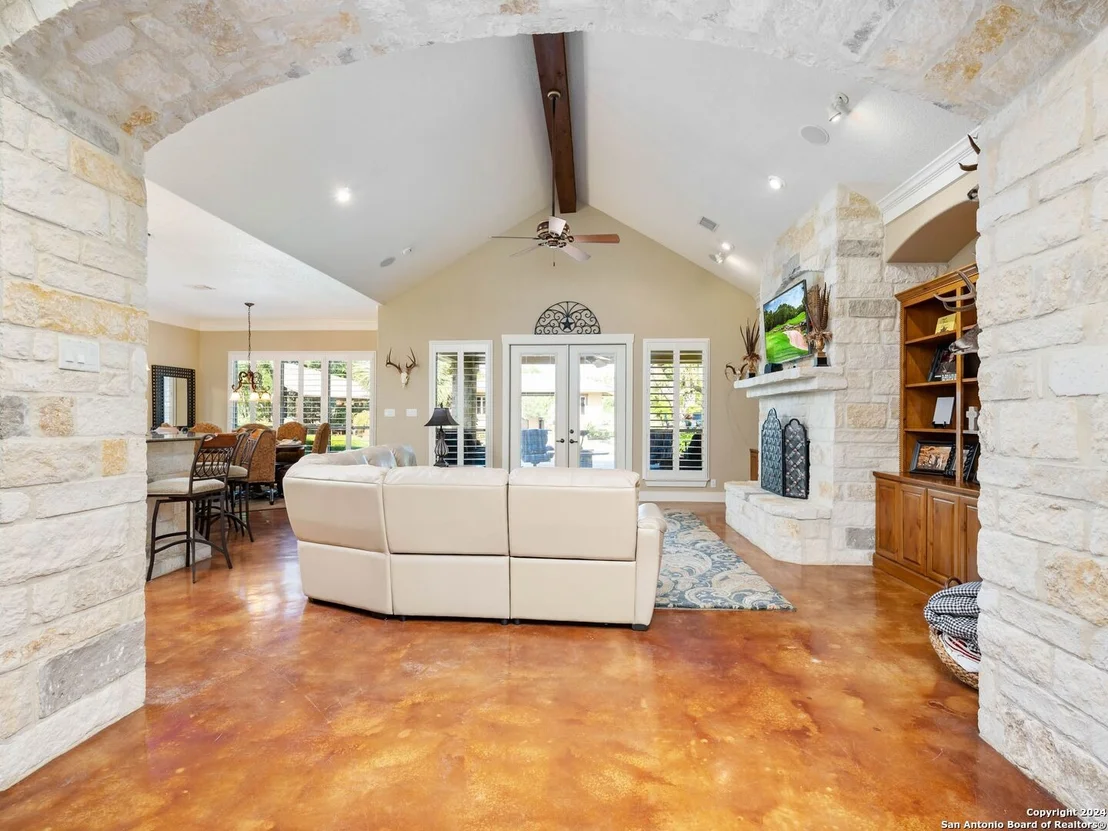 Photo of 676 Long Meadows