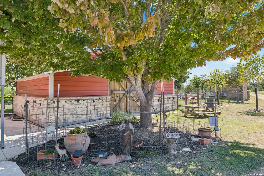 Photo of 652 OVERLOOK DR