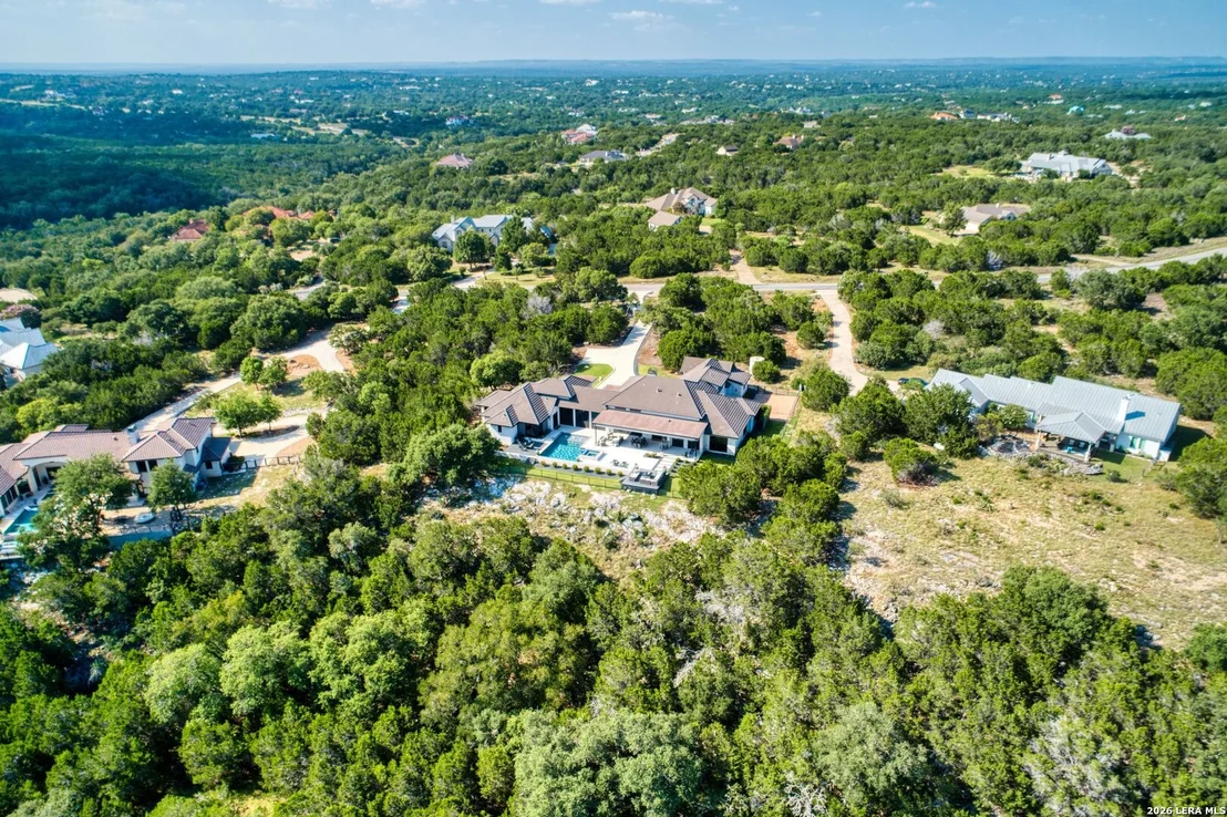 Photo of 121 Greystone Pt