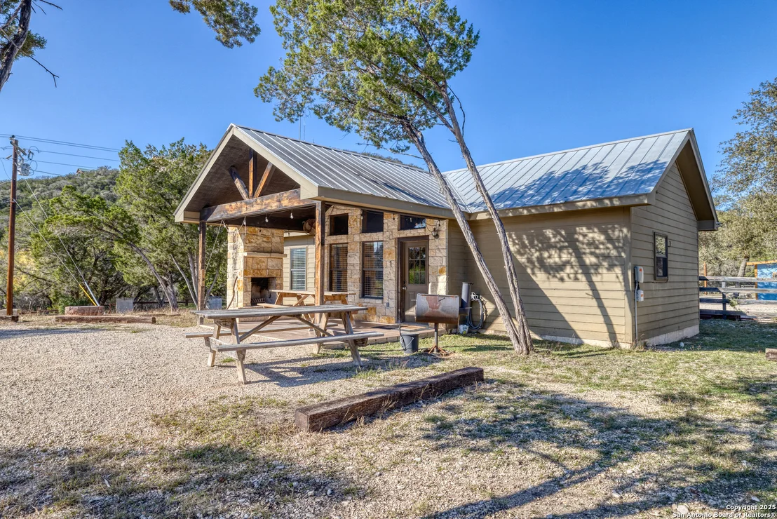 Photo of 1546 CR 348 (RIVER RD)