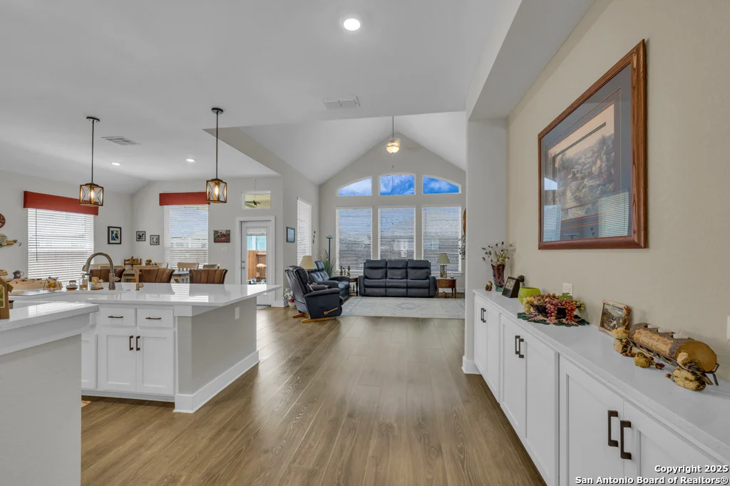 Photo of 929 Rench