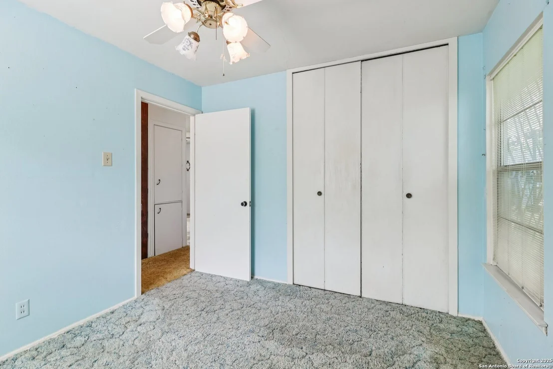 Photo of 5547 Middlefield Dr